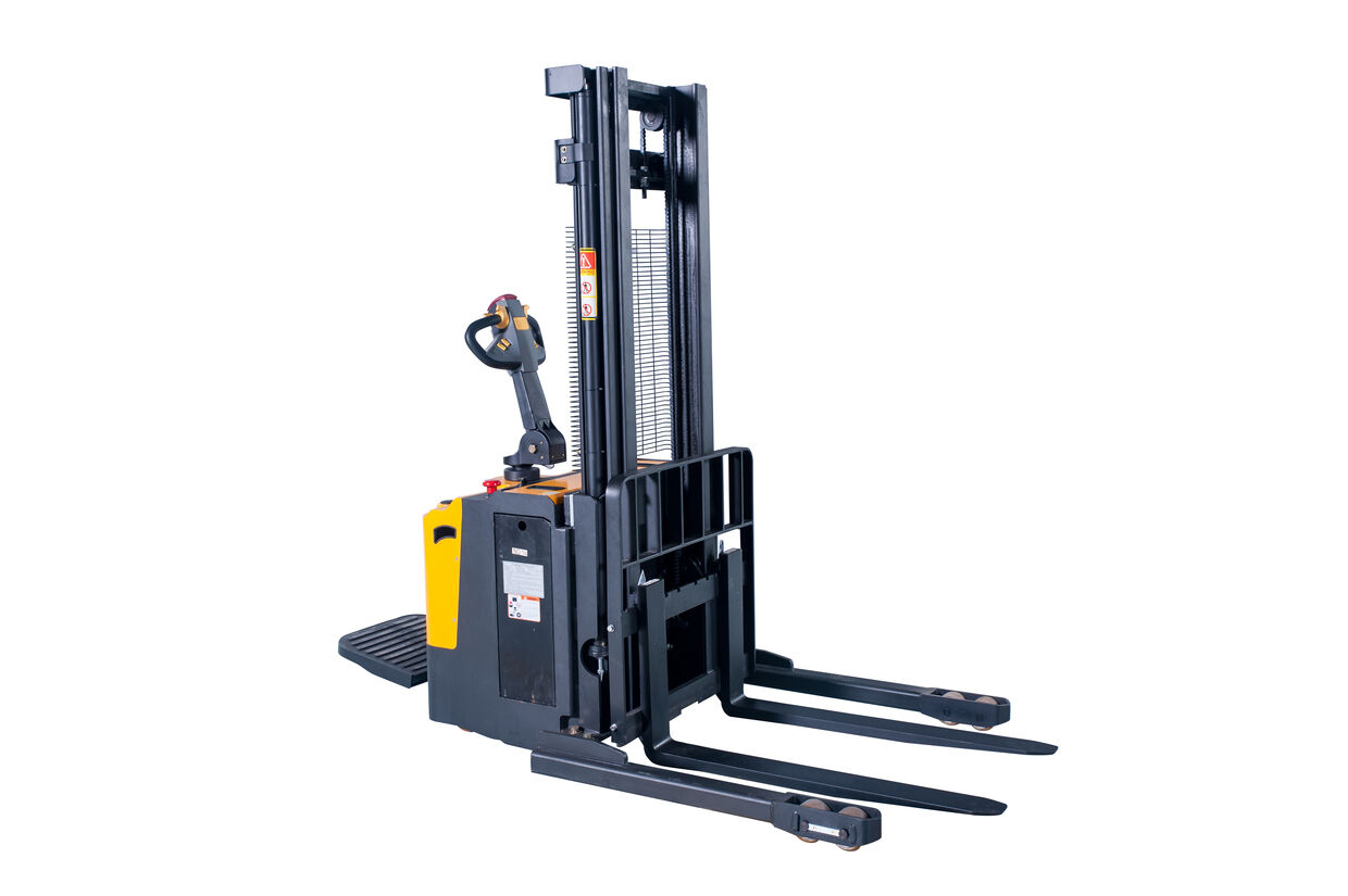 ELECTRIC STRADDLE LEG STACKER